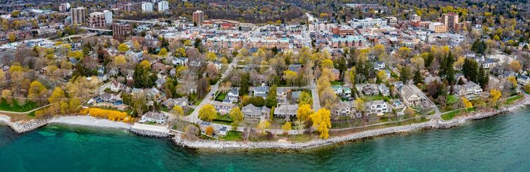 A Perfect Blend of Suburban Comfort and Urban Convenience - Tippet Richardson